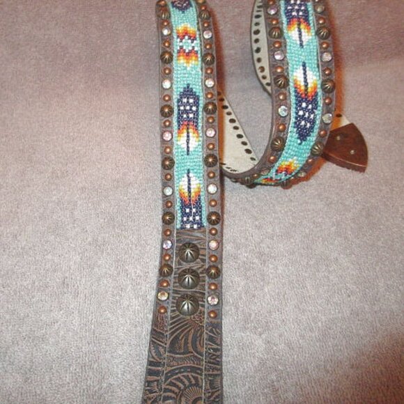 Rod's Arrow Beaded Hand Tooled Leather Belt Size M Rhinestones Studs Western - Picture 3 of 13